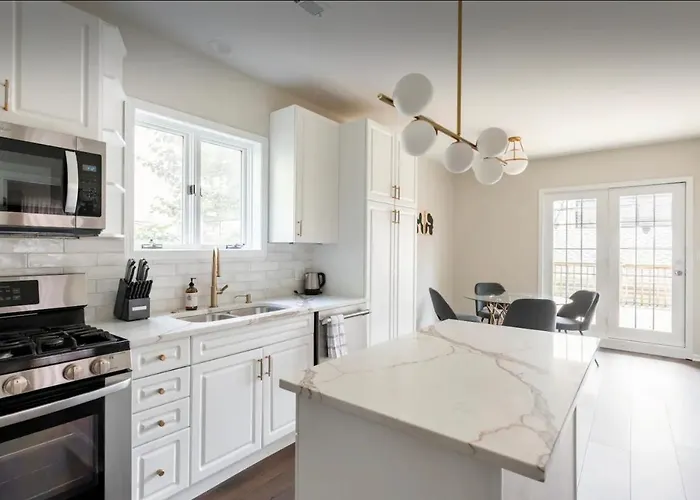 New! Spacious Art Deco Modern 5 Bd/3ba Appartamento