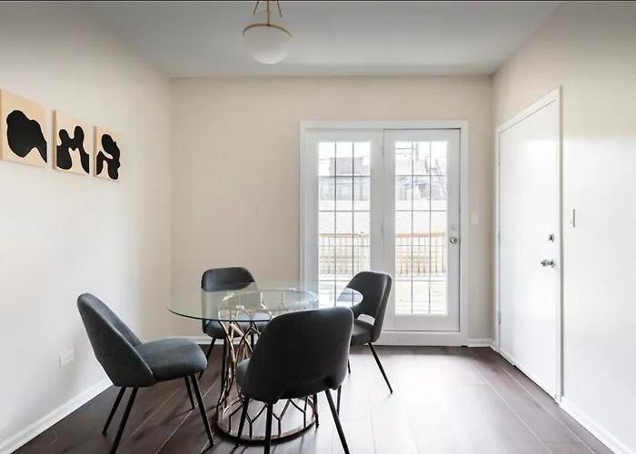 New! Spacious Art Deco Modern 5 Bd/3ba * Chicago