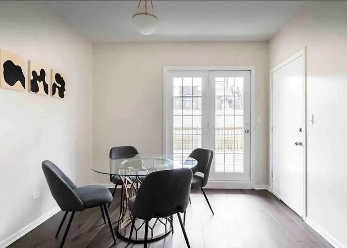 New! Spacious Art Deco Modern 5 Bd/3ba *