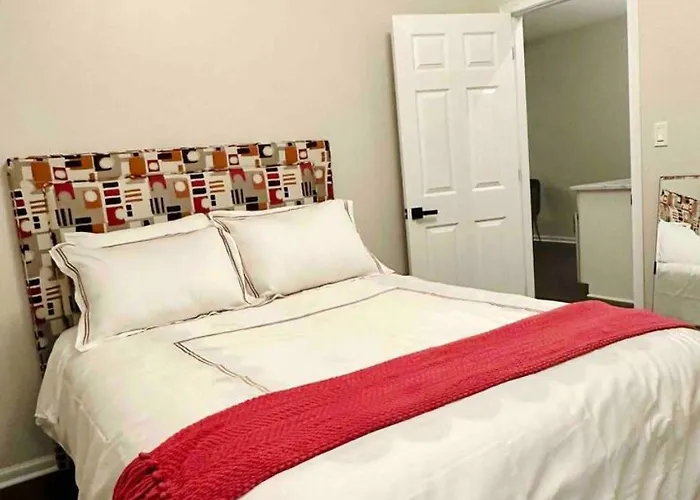 New! Spacious Art Deco Modern 5 Bd/3ba * Chicago