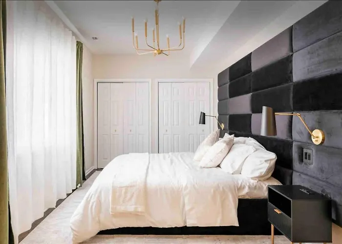 New! Spacious Art Deco Modern 5 Bd/3ba Chicago